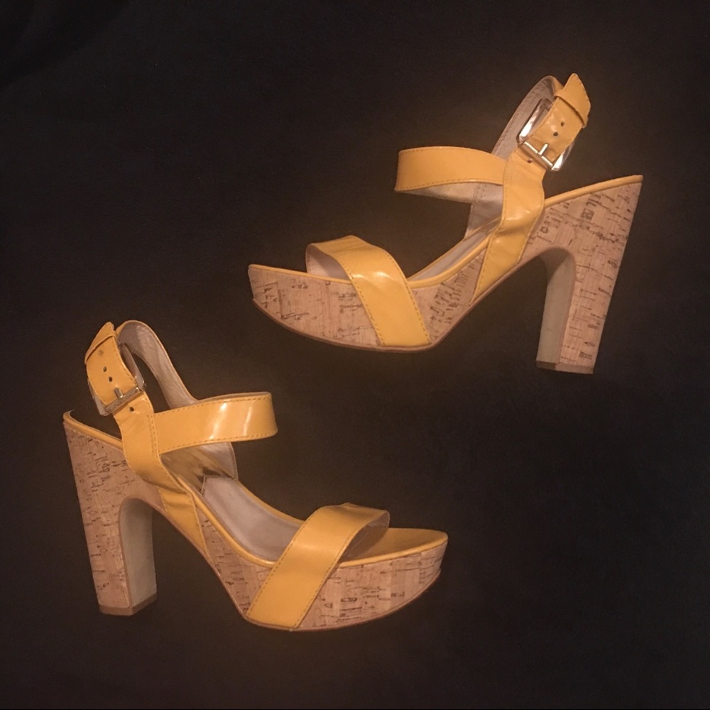 9.5 Michael Kors Yellow/Cork Heels *NEEDS REPAIR*